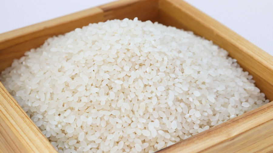 uncooked white rice